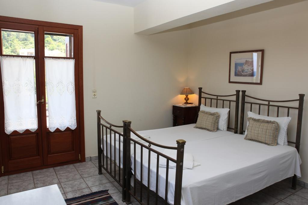 Pleoussa Studio And Apartments Skopelos Exterior foto