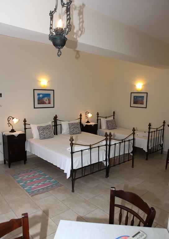 Pleoussa Studio And Apartments Skopelos Exterior foto