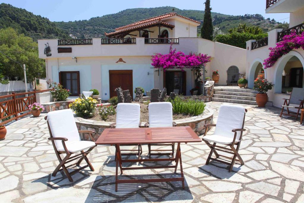 Pleoussa Studio And Apartments Skopelos Exterior foto